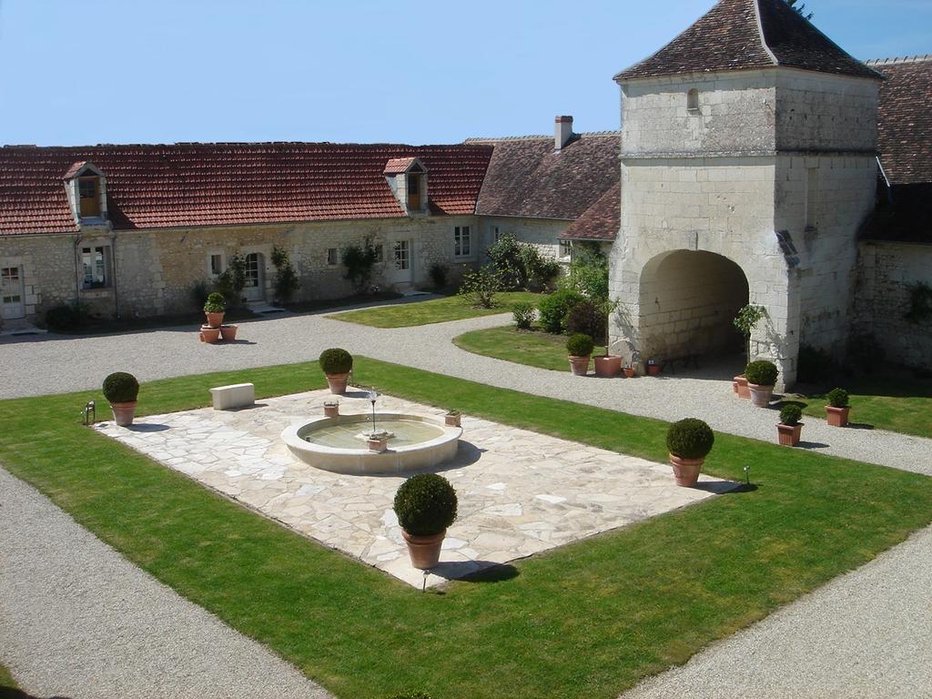 Manoir De La Rousselliere Aparthotel Loches Exterior foto