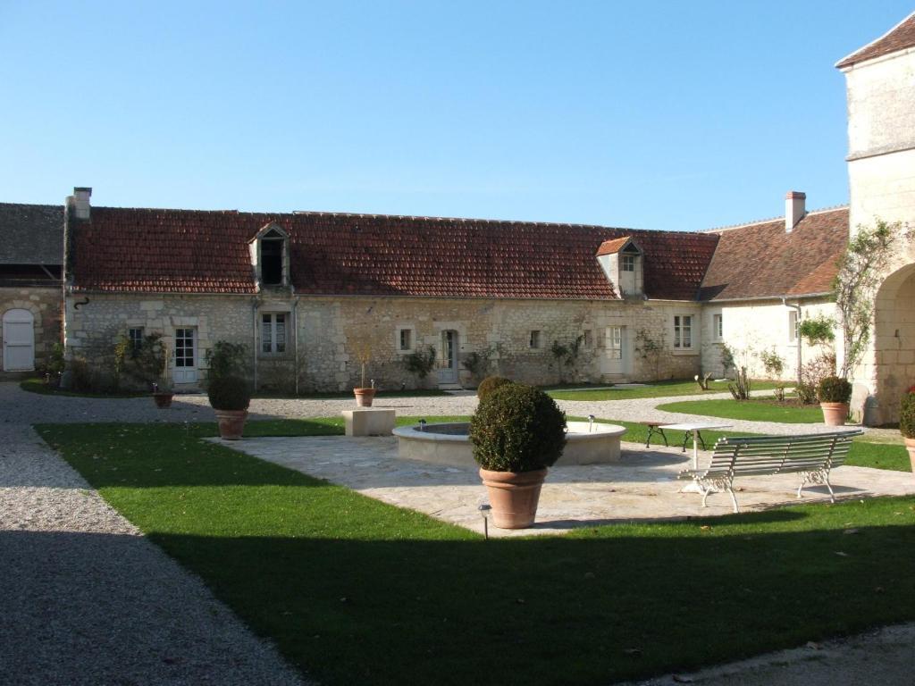 Manoir De La Rousselliere Aparthotel Loches Habitación foto