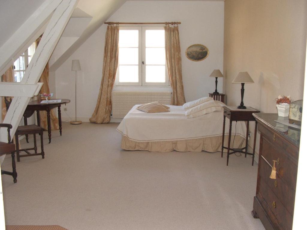 Manoir De La Rousselliere Aparthotel Loches Exterior foto